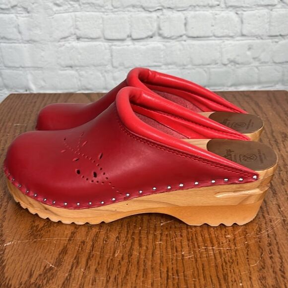 Red leather O’Keefe Troentorp Clogs size 40 or 9.5-10 Excellent condition - Picture 2 of 8